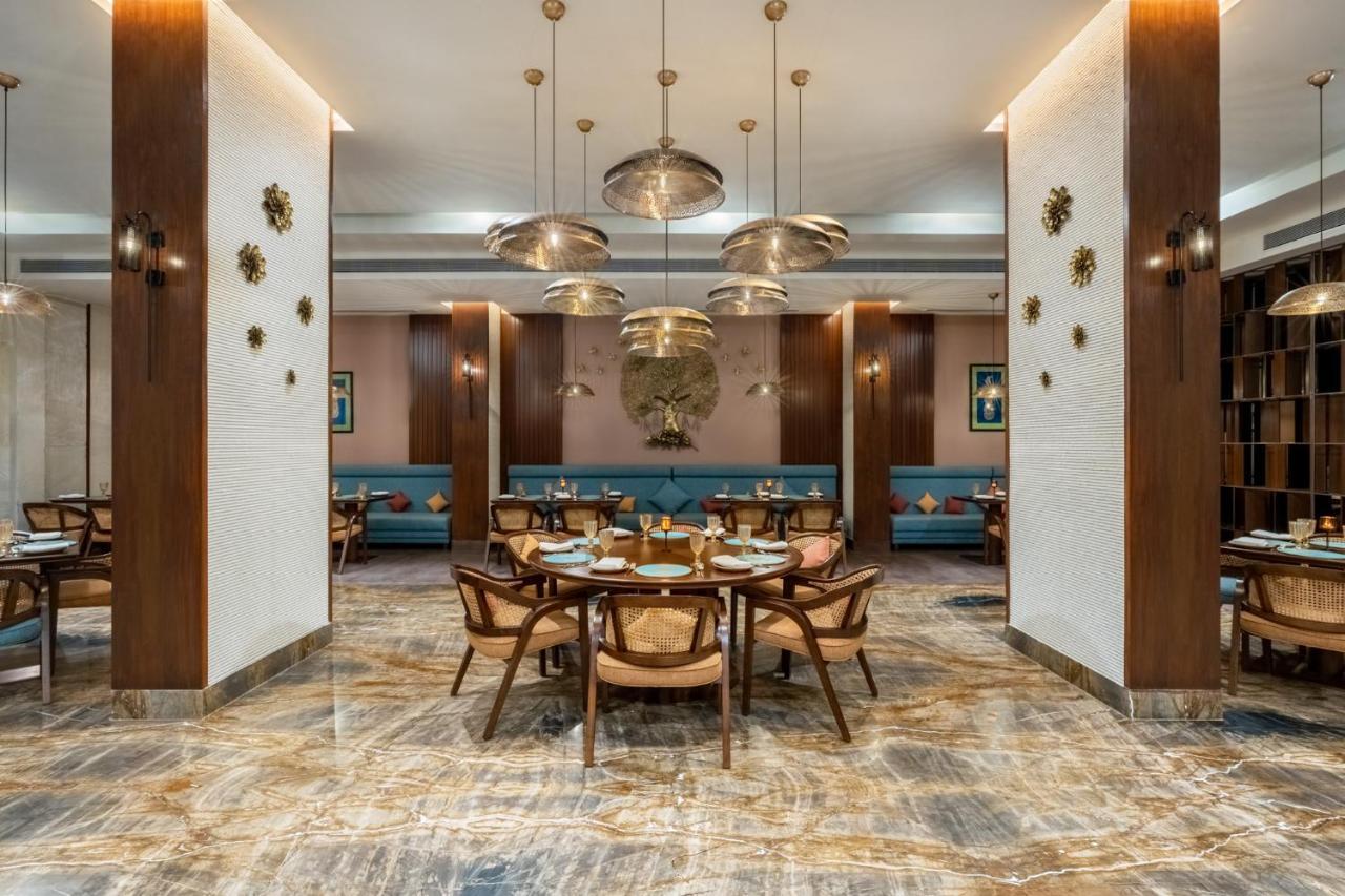 Vivanta Ahmedabad Sg Highway Экстерьер фото