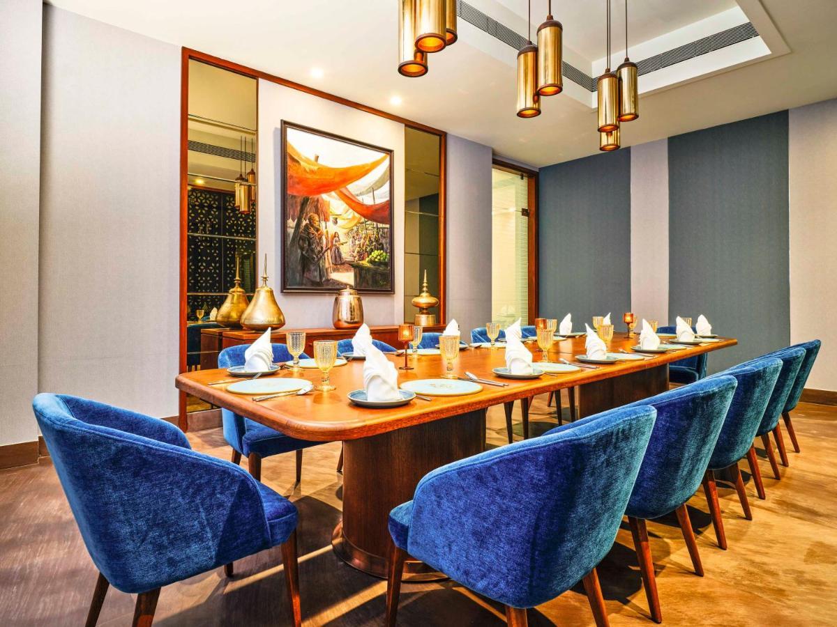 Vivanta Ahmedabad Sg Highway Экстерьер фото